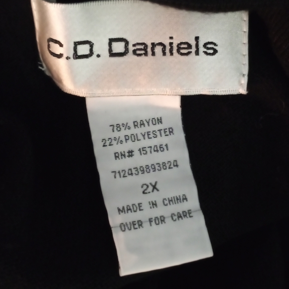 NWT C.D. daniels black sweater with matching scarf - Picture 5 of 9